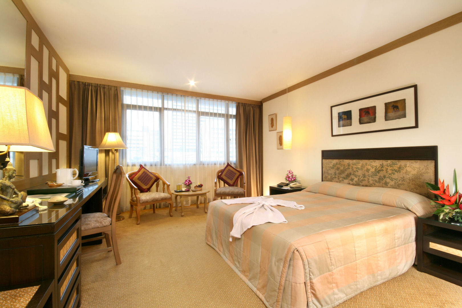 The Tarntawan Hotel Surawong Бангкок Номер фото